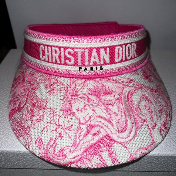 Dior Accessories - TOILE DE JOUY SAUVAGE VISOR
Ivory and Fluorescent Pink Cotton Blend